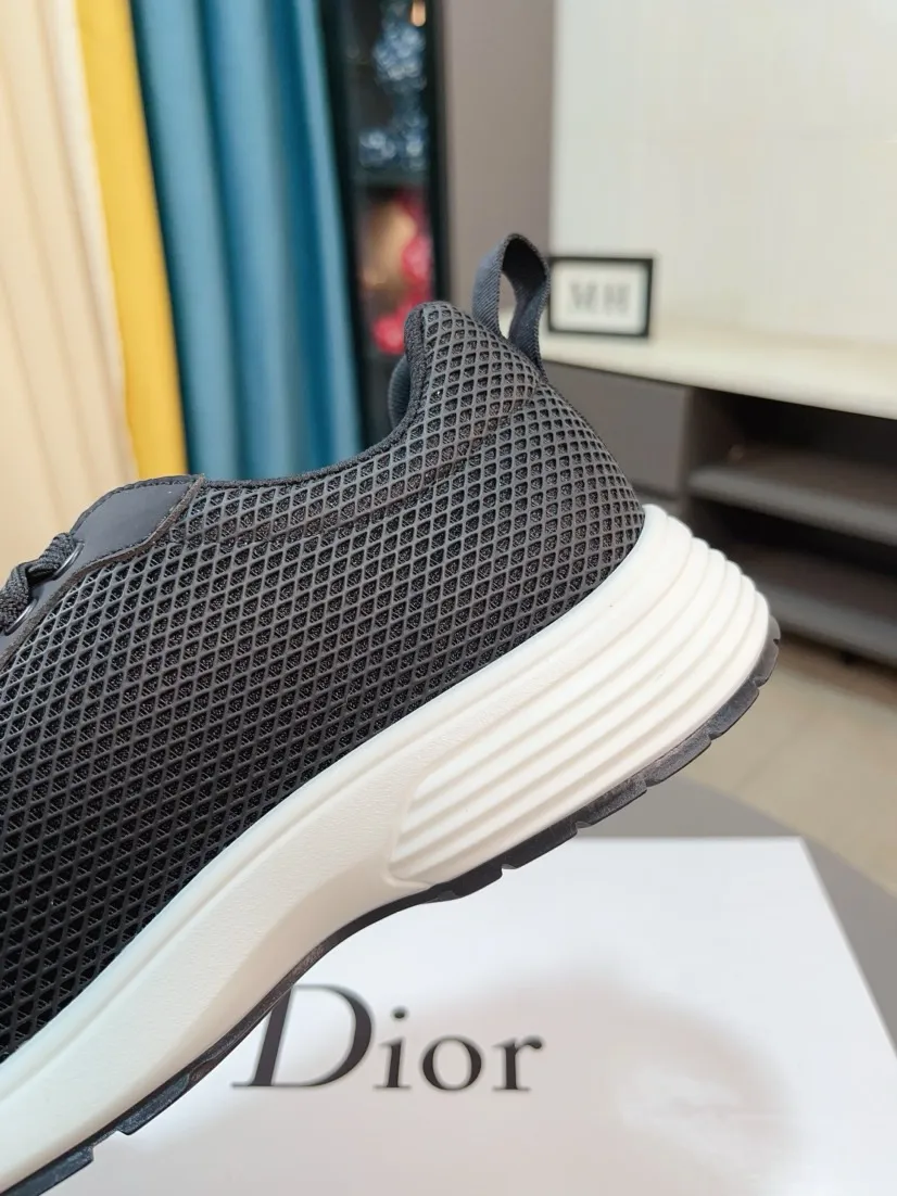 Ex-factory price 420🌹🌹【Dior】Best-selling model, world premiere on official website🔝High-end brand of men's shoes, latest series on official website: The upper is made of imported cowhide with specially designed fabrics➕Mesh breathable lining. Make walking more convenient and comfortable! Compared with the official quality, Midea’s 1:1 replica. Create a fashionable personality to set off your uniqueness! A must-have for trendy men! Classic style. Men's sizes: 38-44.